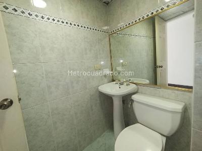 Apartamento en arriendo en Castropol, Medellín · foto 16 de 20
