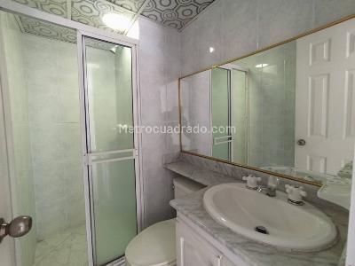 Apartamento en arriendo en Castropol, Medellín · foto 18 de 20