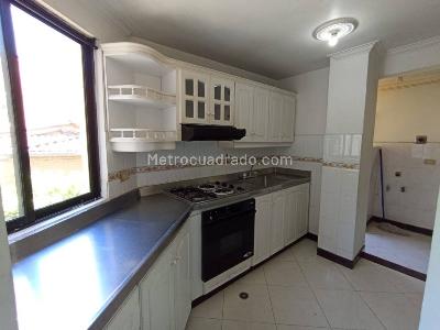 Apartamento en arriendo en Castropol, Medellín · foto 4 de 20
