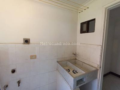 Apartamento en arriendo en Castropol, Medellín · foto 7 de 20