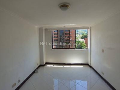 Apartamento en arriendo en Castropol, Medellín · foto 9 de 20
