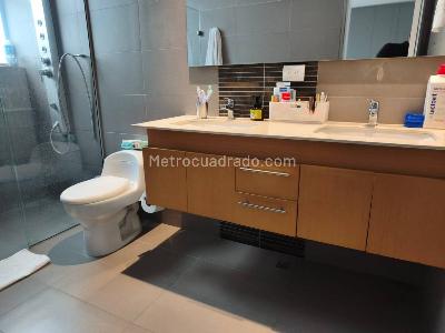Apartamento de 3 alcobas en arriendo en El Poblado, Medellín, 140 m² · foto 13 de 19