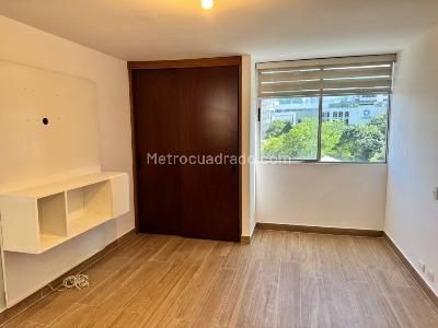 Apartamento de 3 alcobas en arriendo en Los Balsos, Medellín, 87 m² · foto 11 de 17