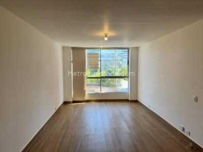 Apartamento de 3 alcobas en arriendo en Los Balsos, Medellín, 87 m² · foto 4 de 17