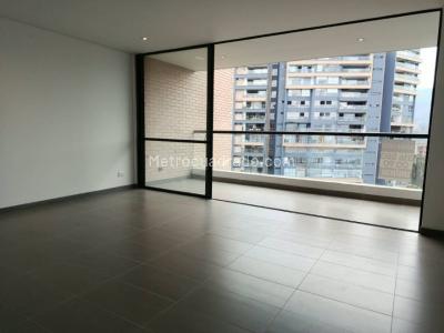 Apartamento de 3 alcobas en arriendo en Loma De Las Brujas, Envigado, 105 m² · foto 4 de 15