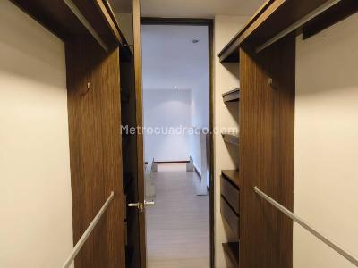 Apartamento de 2 alcobas en arriendo en Los Balsos, Medellín, 87 m² · foto 10 de 18