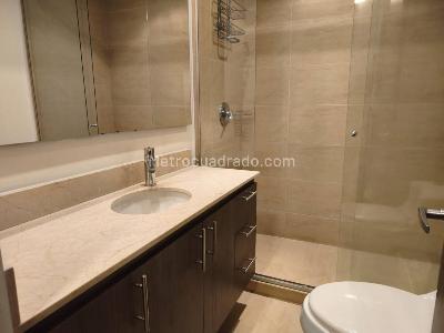 Apartamento de 2 alcobas en arriendo en Los Balsos, Medellín, 87 m² · foto 12 de 18