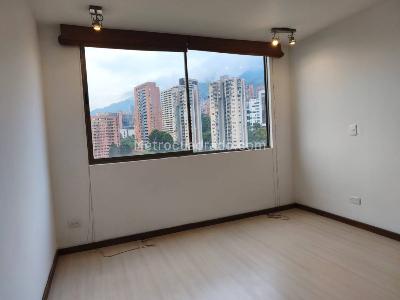Apartamento de 2 alcobas en arriendo en Los Balsos, Medellín, 87 m² · foto 13 de 18