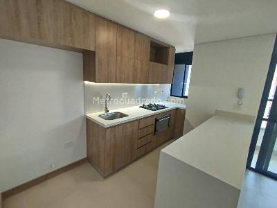 Apartamento en arriendo en Laureles, Medellín · foto 2 de 17