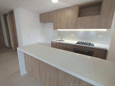 Apartamento en arriendo en Laureles, Medellín · foto 3 de 17