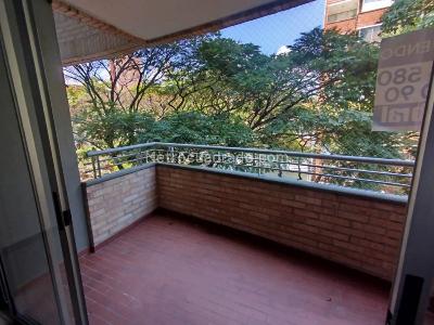 Apartamento en arriendo en Laureles, Medellín · foto 16 de 18