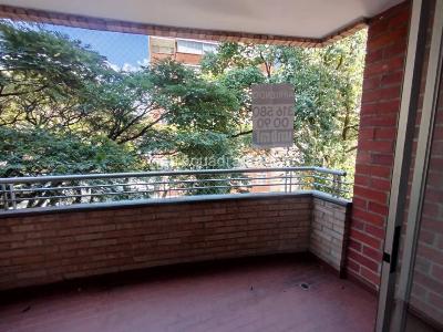 Apartamento en arriendo en Laureles, Medellín · foto 17 de 18