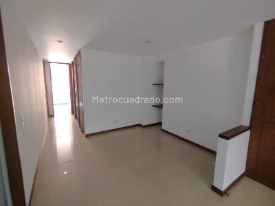 Apartamento en arriendo en Laureles, Medellín · foto 2 de 18