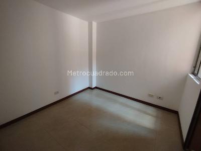 Apartamento en arriendo en Laureles, Medellín · foto 9 de 18
