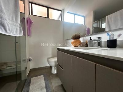 Apartamento de 3 alcobas en venta en Loma Del Chocho, Envigado, 126 m² · foto 13 de 20