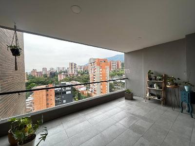 Apartamento de 3 alcobas en venta en Loma Del Chocho, Envigado, 126 m² · foto 2 de 20