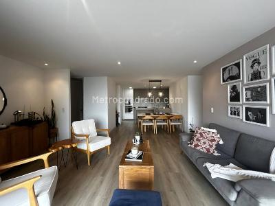 Apartamento de 3 alcobas en venta en Loma Del Chocho, Envigado, 126 m² · foto 5 de 20