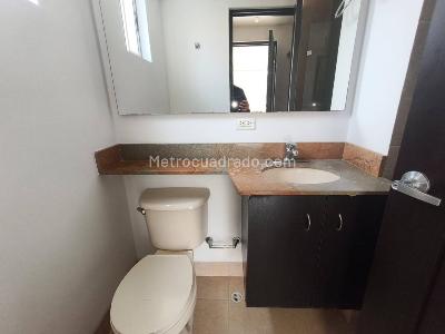 Apartaestudio en arriendo en Los Balsos, Medellín, 56 m² · foto 10 de 14