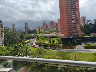 Apartaestudio en arriendo en Los Balsos, Medellín, 56 m² · foto 12 de 14