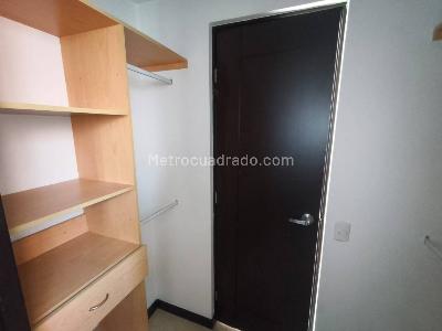 Apartaestudio en arriendo en Los Balsos, Medellín, 56 m² · foto 8 de 14