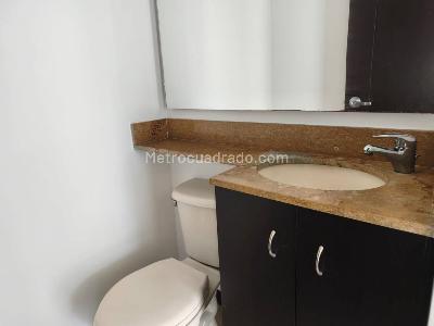 Apartaestudio en arriendo en Los Balsos, Medellín, 56 m² · foto 9 de 14
