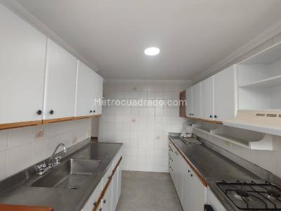 Apartamento de 3 alcobas en arriendo en Suramericana, Medellín, 120 m² · foto 3 de 14
