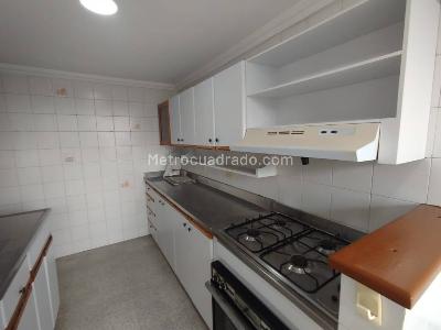 Apartamento de 3 alcobas en arriendo en Suramericana, Medellín, 120 m² · foto 5 de 14