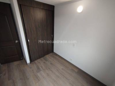 Apartamento de 3 alcobas en arriendo en Loma De Los Bernal, Medellín, 68 m² · foto 10 de 12