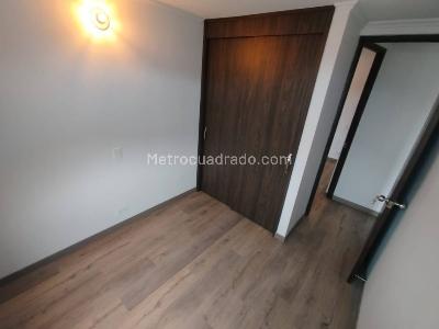Apartamento de 3 alcobas en arriendo en Loma De Los Bernal, Medellín, 68 m² · foto 11 de 12