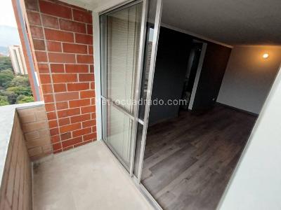 Apartamento de 3 alcobas en arriendo en Loma De Los Bernal, Medellín, 68 m² · foto 12 de 12