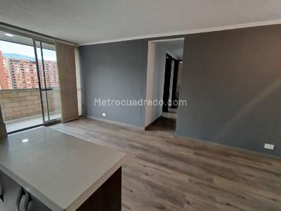 Apartamento de 3 alcobas en arriendo en Loma De Los Bernal, Medellín, 68 m² · foto 2 de 12