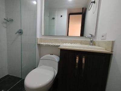 Apartamento de 3 alcobas en arriendo en Loma De Los Bernal, Medellín, 68 m² · foto 7 de 12