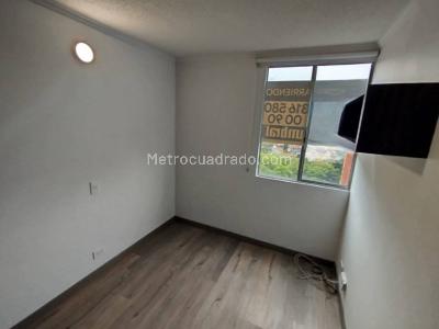 Apartamento de 3 alcobas en arriendo en Loma De Los Bernal, Medellín, 68 m² · foto 8 de 12