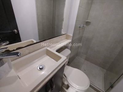 Apartamento de 3 alcobas en arriendo en Loma De Los Bernal, Medellín, 68 m² · foto 9 de 12
