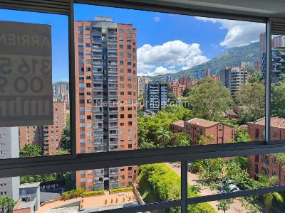Apartamento de 2 alcobas en arriendo en Loma De Los Parra, Medellín, 55 m² · foto 13 de 15