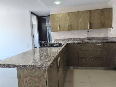 Apartamento de 2 alcobas en arriendo en Loma De Los Parra, Medellín, 55 m² · foto 2 de 15