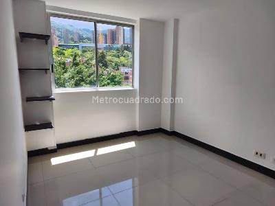 Apartamento de 2 alcobas en arriendo en Loma De Los Parra, Medellín, 55 m² · foto 9 de 15