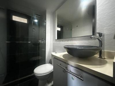 Apartamento de 3 alcobas en venta en Loma De Los Bernal, Medellín, 82 m² · foto 11 de 20