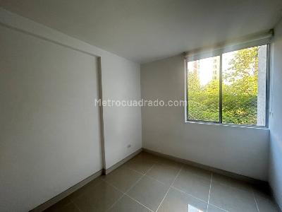 Apartamento de 3 alcobas en venta en Loma De Los Bernal, Medellín, 82 m² · foto 13 de 20