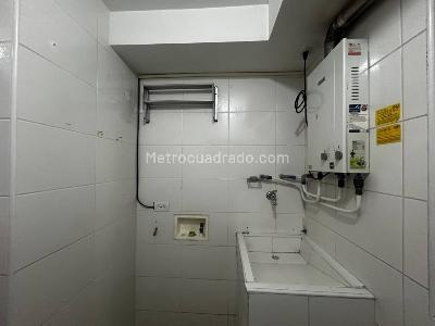 Apartamento de 3 alcobas en venta en Loma De Los Bernal, Medellín, 82 m² · foto 18 de 20