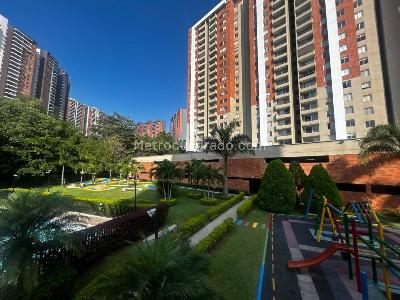 Apartamento de 3 alcobas en venta en Loma De Los Bernal, Medellín, 82 m² · foto 20 de 20