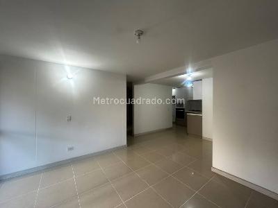 Apartamento de 3 alcobas en venta en Loma De Los Bernal, Medellín, 82 m² · foto 4 de 20