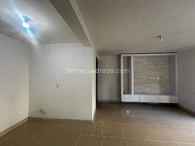 Apartamento de 3 alcobas en venta en Loma De Los Bernal, Medellín, 82 m² · foto 5 de 20
