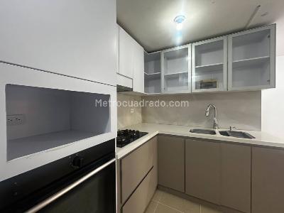 Apartamento de 3 alcobas en venta en Loma De Los Bernal, Medellín, 82 m² · foto 7 de 20