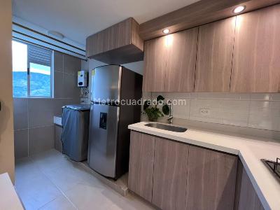 Apartamento de 2 alcobas en venta en Cabecera San Antonio De Prado, Medellín, 48 m² · foto 4 de 19