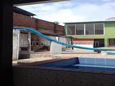 Casa de 5 alcobas en venta en Santropel, Ibagué, 681 m² · foto 18 de 20