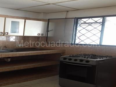 Casa de 5 alcobas en venta en Santropel, Ibagué, 681 m² · foto 7 de 20