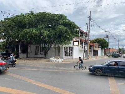 Casa de 5 alcobas en venta en Rosa Blanca, Girardot, 305 m² · foto 2 de 8