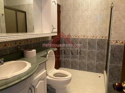 Casa de 4 alcobas en venta en Cádiz, Ibagué, 280 m² · foto 13 de 16
