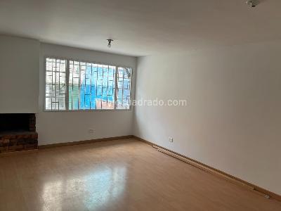 Apartamento de 3 alcobas en venta en Cedritos, Bogotá, 85 m² · foto 3 de 15
